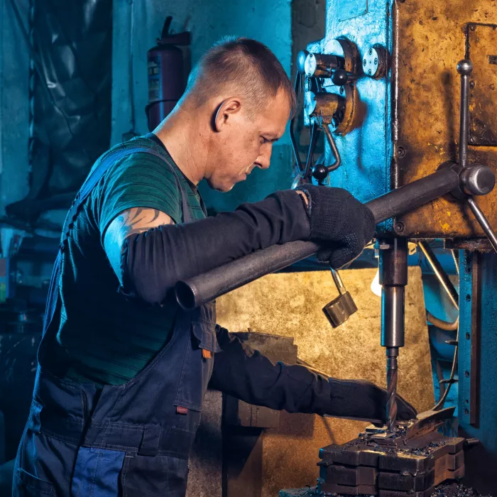 Einfach Arbeiter in einer Produktionsstätte